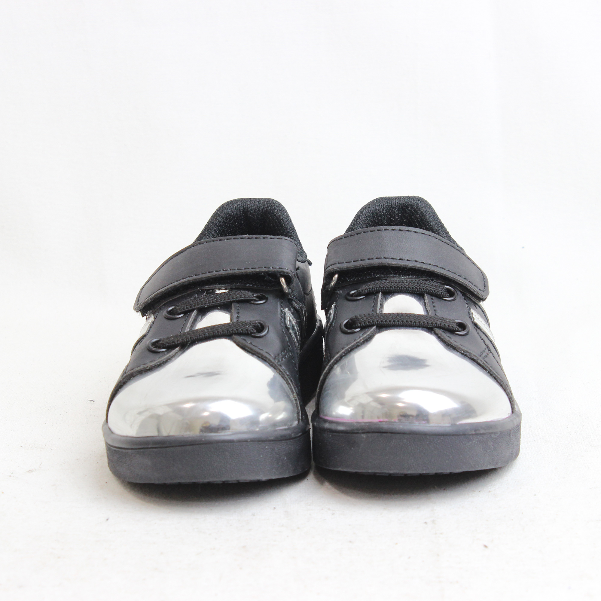 Flubber Siyah Rugan Gümüş Cırtlı Bebe Ayakkabı Flubber Siyah Rugan Gümüş Cırtlı Bebe Ayakkabı